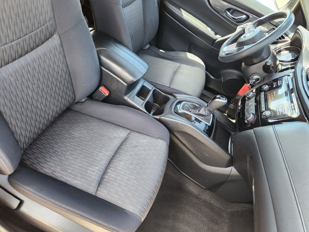 Used 2017 White Nissan S image 11