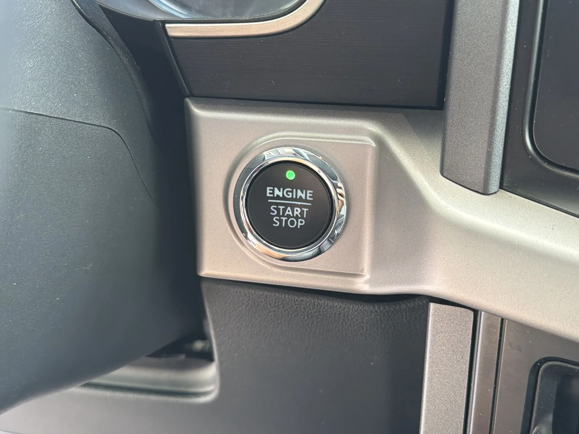 Used 2023 Avalanche Ford XLT image 7