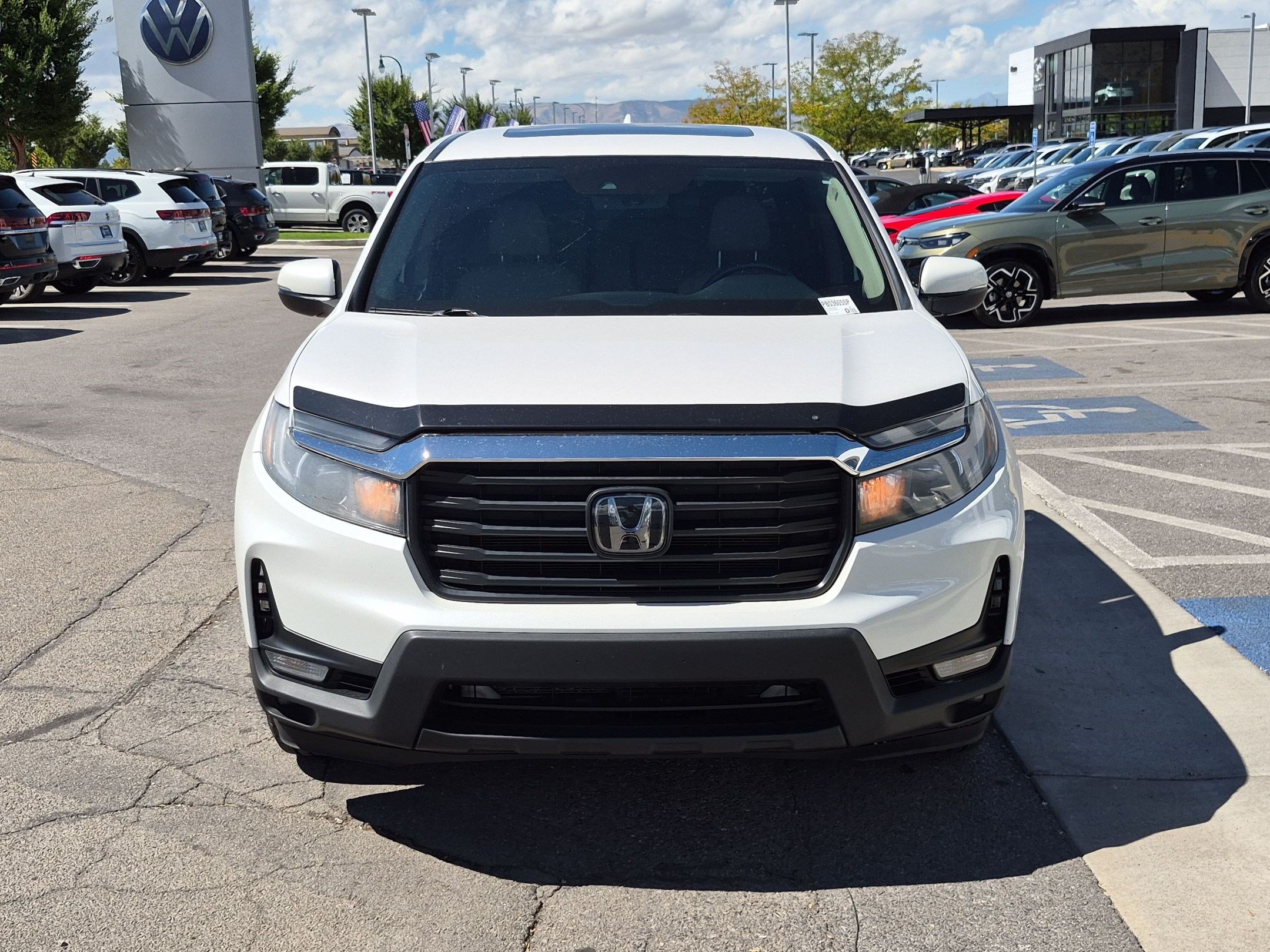 Used 2023 Platinum White Pearl Honda RTL image 10