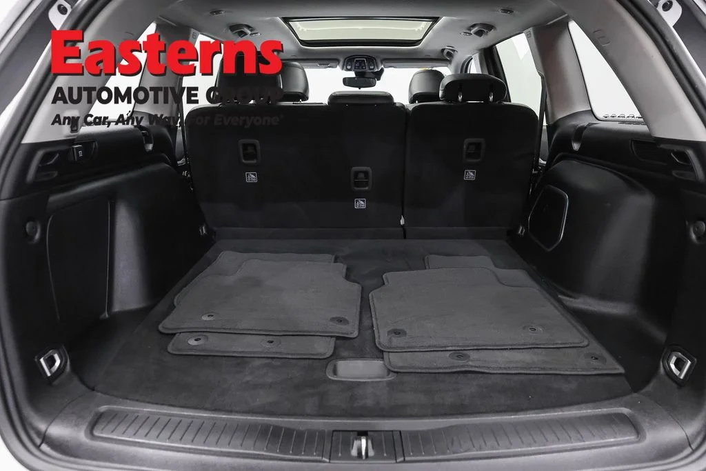 Used 2023 White Jeep 4xe image 9