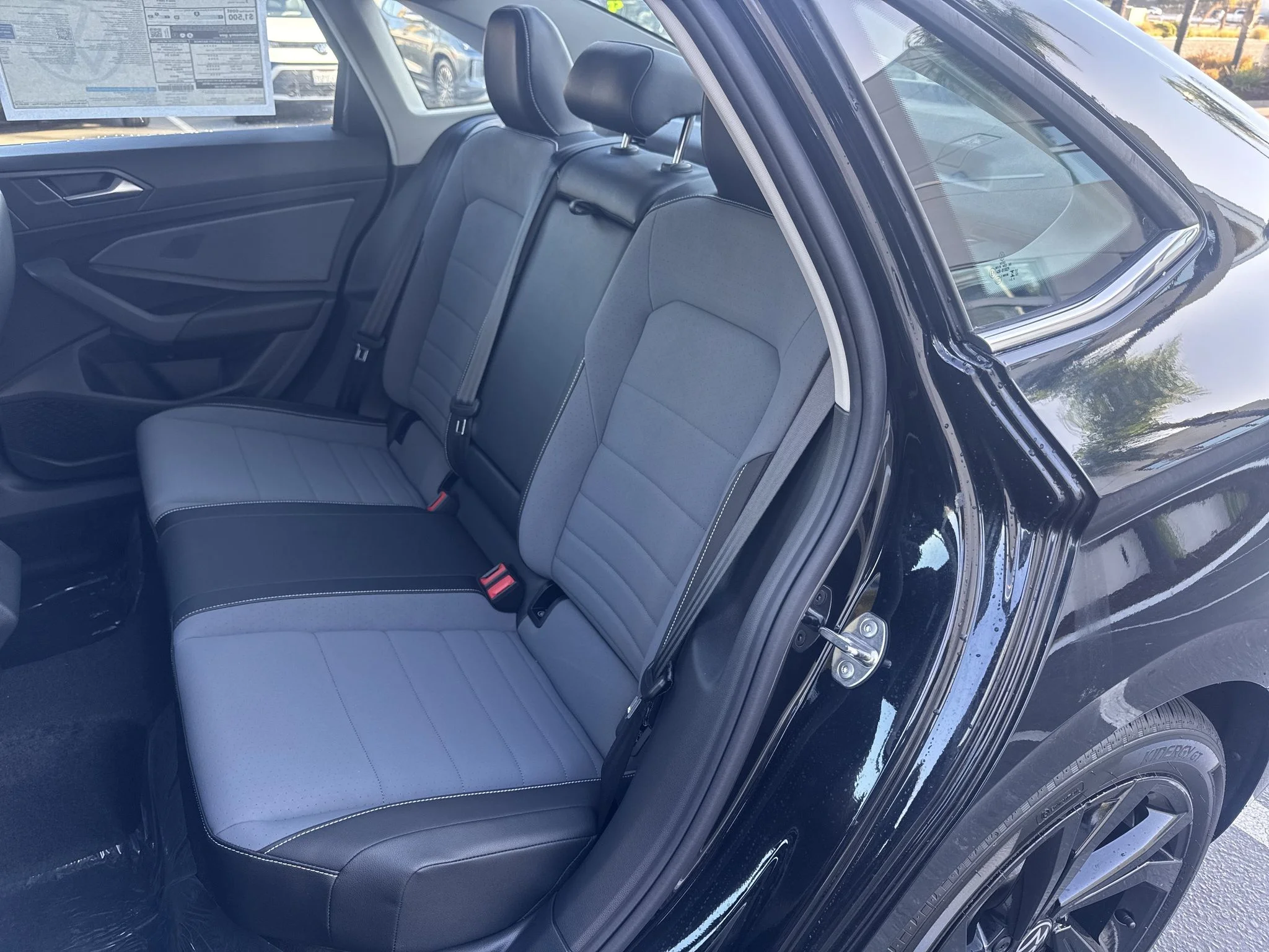 New 2026 Deep Black Pearl Volkswagen SE image 31
