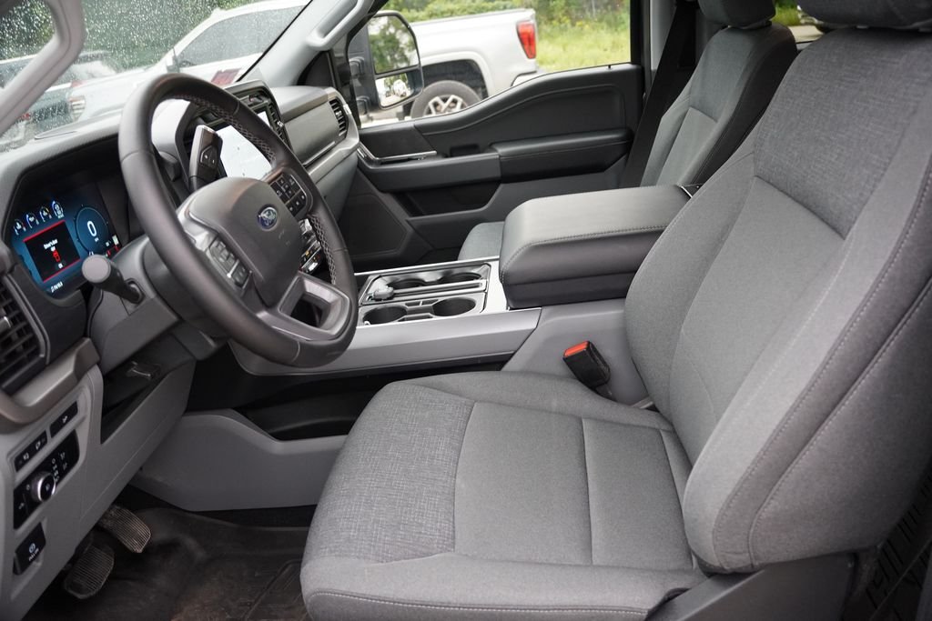 Used 2024 Gray Ford XLT image 4