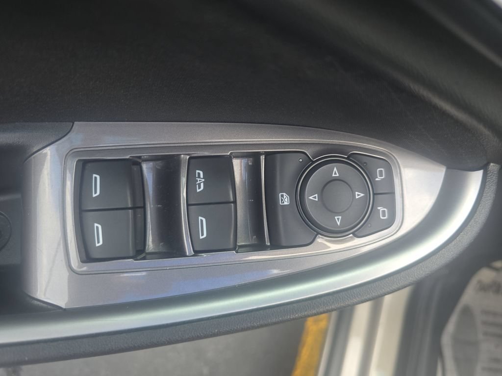 Used 2022 MINERAL GRAY METALLIC Chevrolet LT image 35