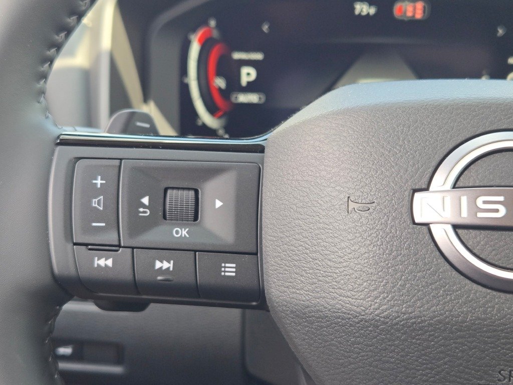 New 2026 Boulder Gray Pearl / Super Black Two-tone Nissan Platinum image 37