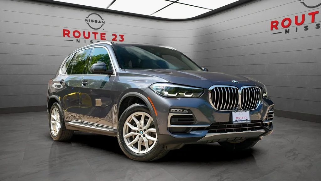 Used 2019 Gray BMW xDrive40i image 3