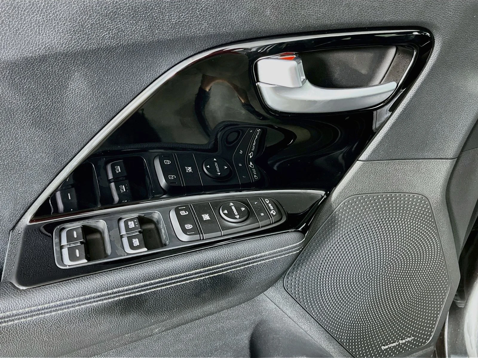 Used 2022 Gray Kia EX image 23