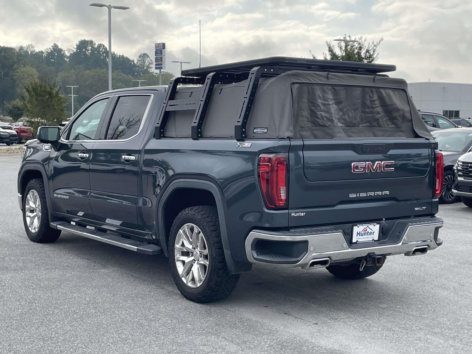 Used 2020 Dark Sky Metallic GMC SLT image 28