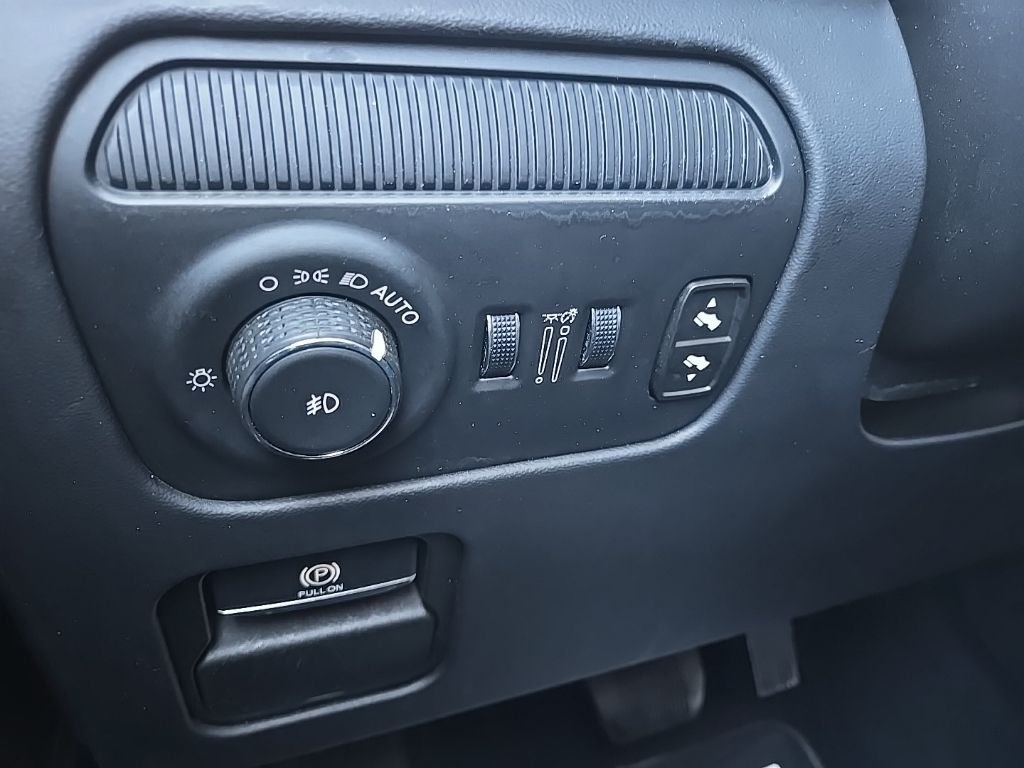 Used 2024 White/off-white Jeep Series II image 47