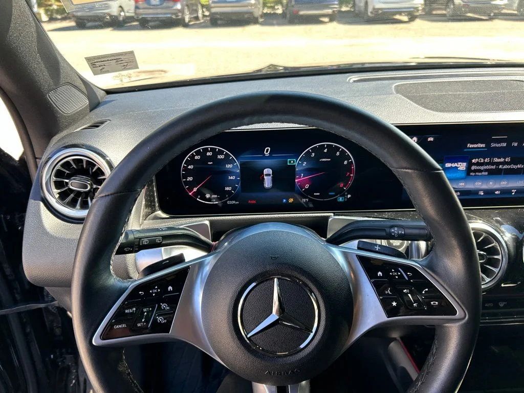 Used 2025 Black Mercedes-Benz GLB 250 image 15