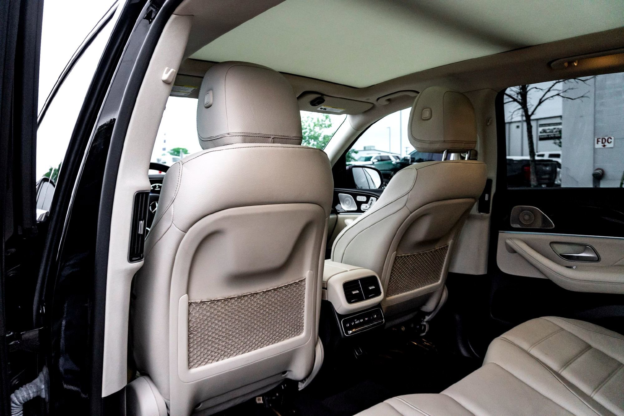 Certified Used 2022 Black Mercedes-Benz GLE 450 image 28