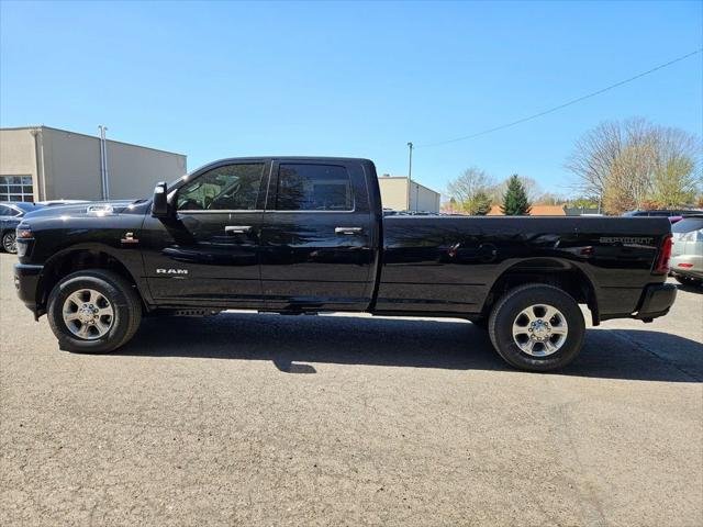 New 2026 Diamond Black Crystal Pearl-Coat Exterior Paint RAM BIG HORN image 4