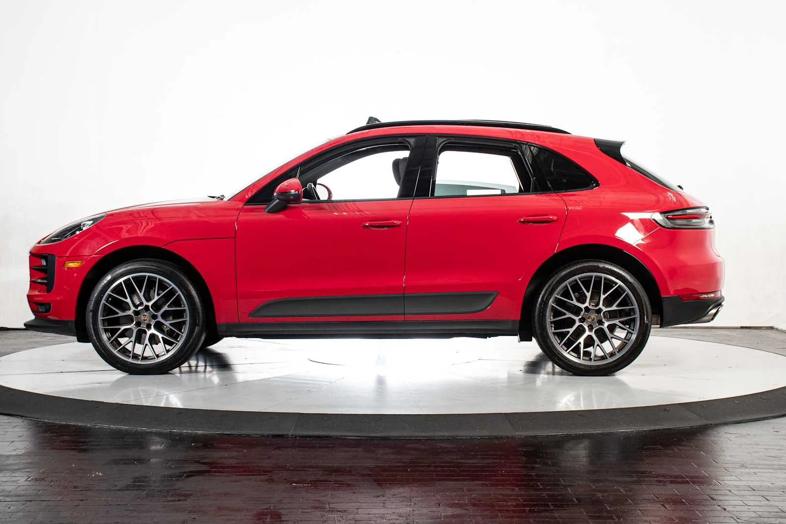 Used 2021 Carmine Red Porsche S image 2