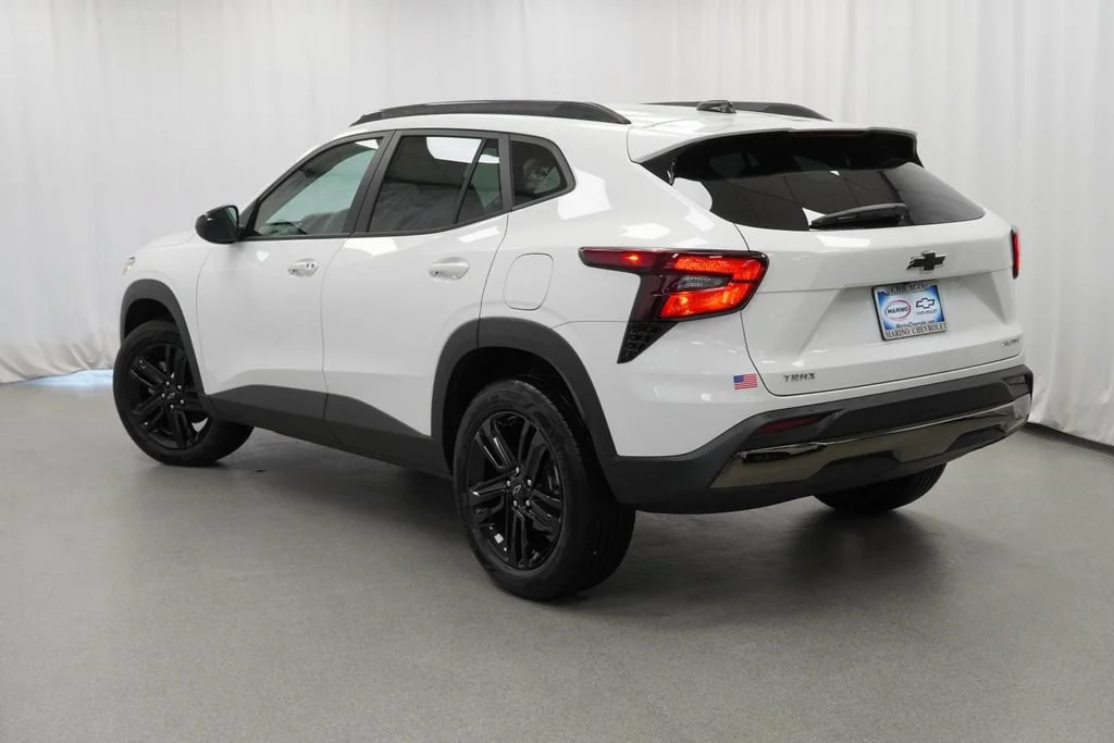 New 2026 Summit White Chevrolet ACTIV image 4