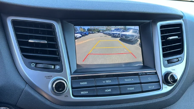 Used 2018 Black Hyundai Value image 27