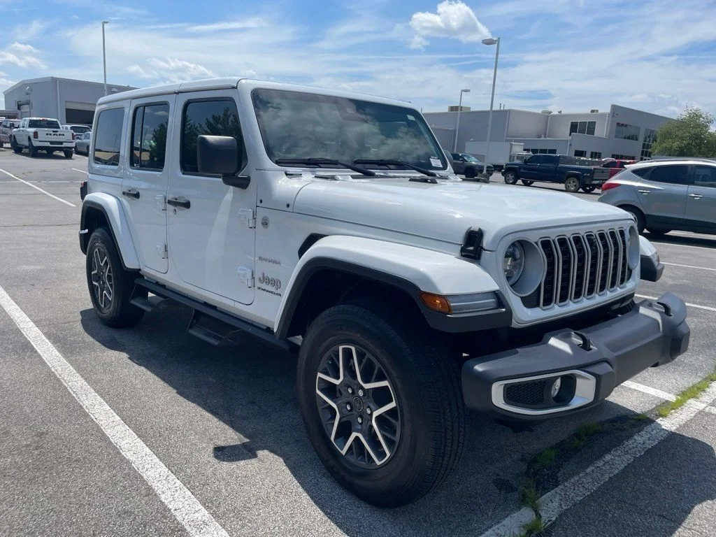 Used 2024 White Jeep Sahara image 7
