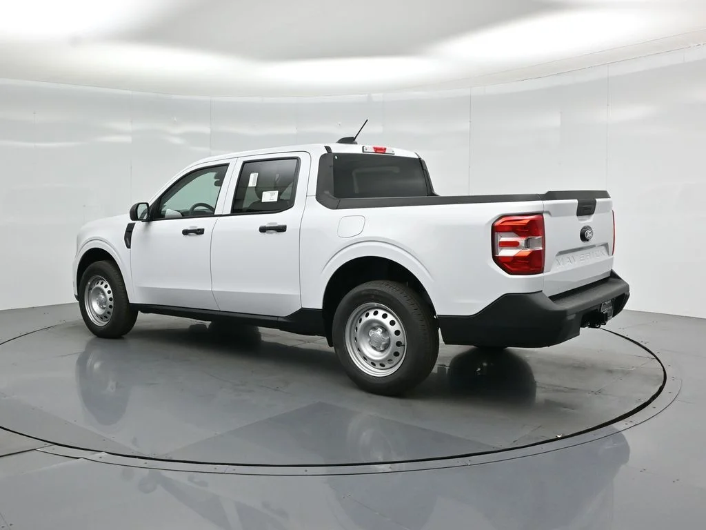 New 2026 Oxford White Ford XLT image 6