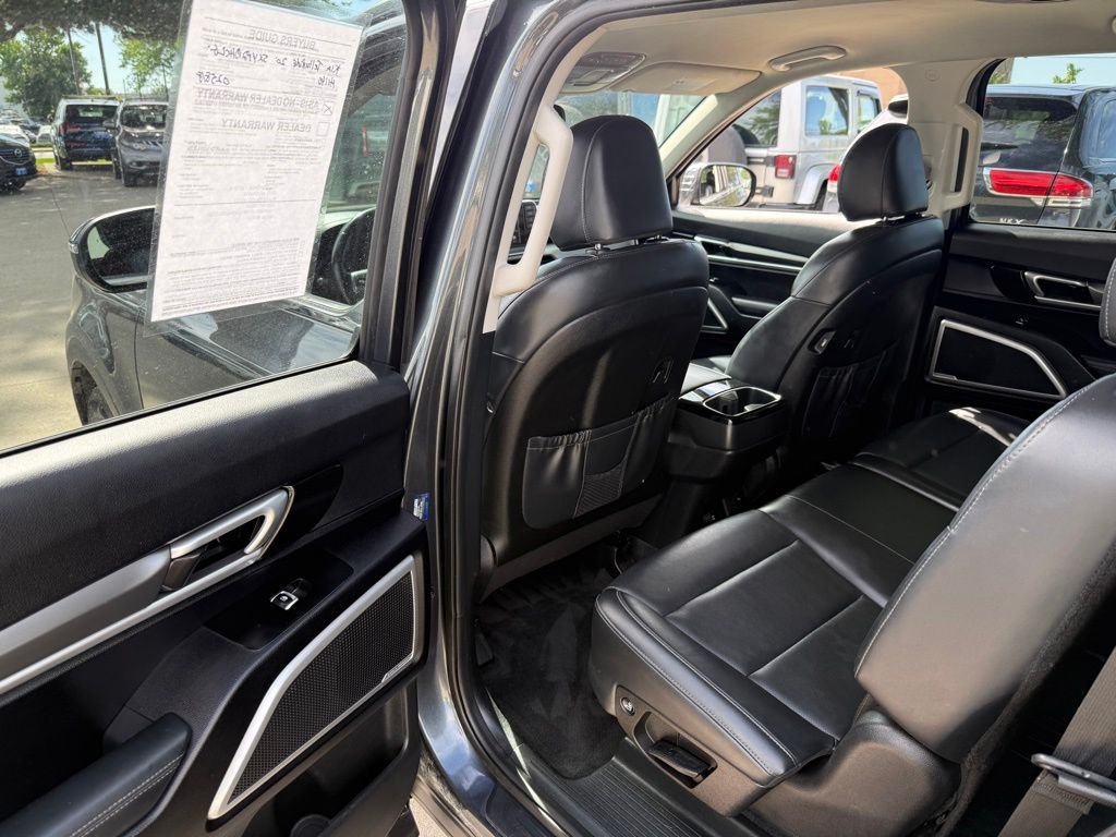 Used 2020 Grey Kia LX image 13