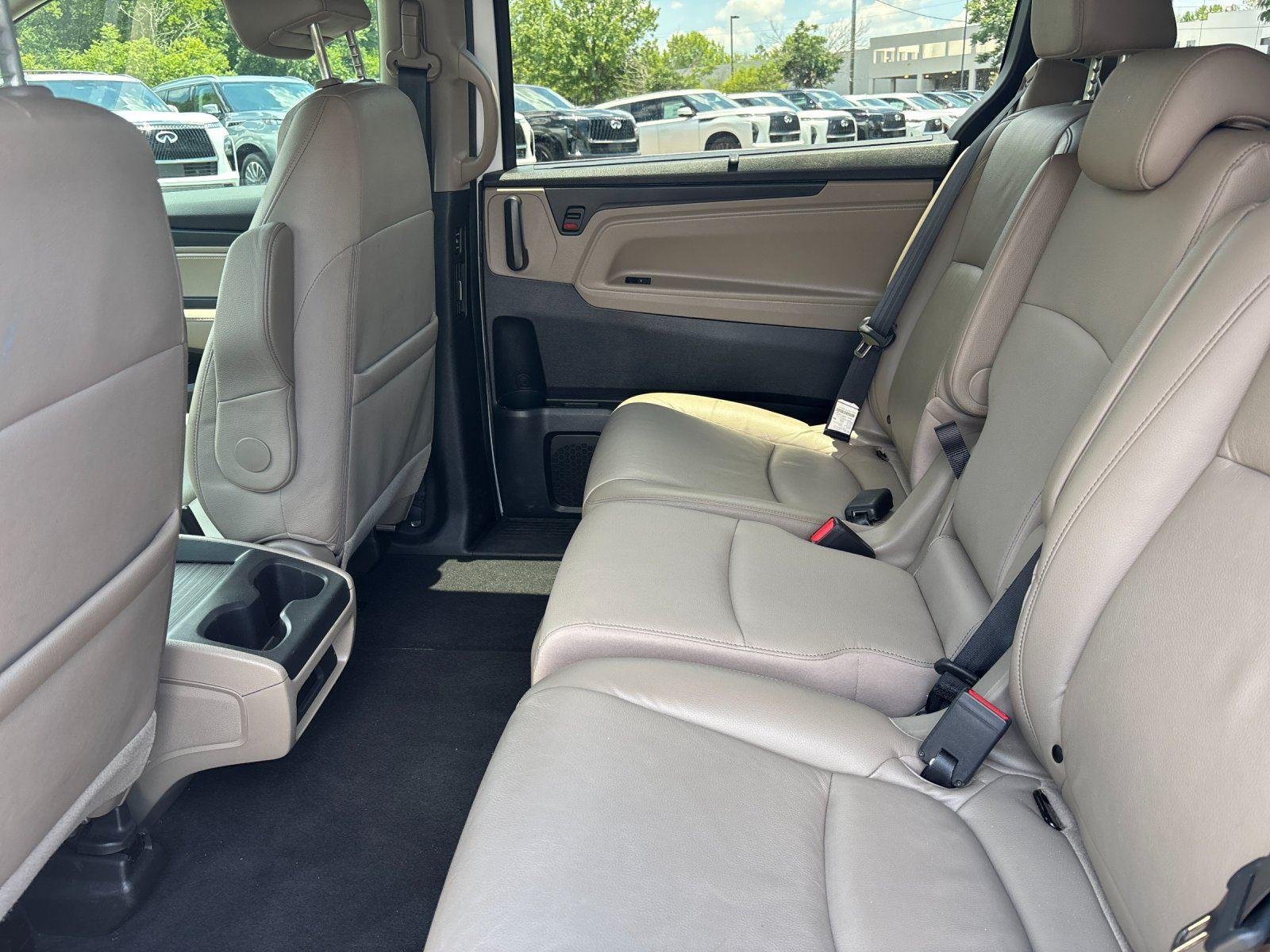 Used 2024 Platinum White Pearl Honda EX-L image 33