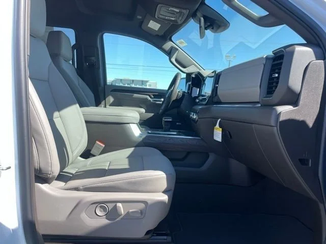 New 2026 Glacier White Tricoat GMC SLT image 17