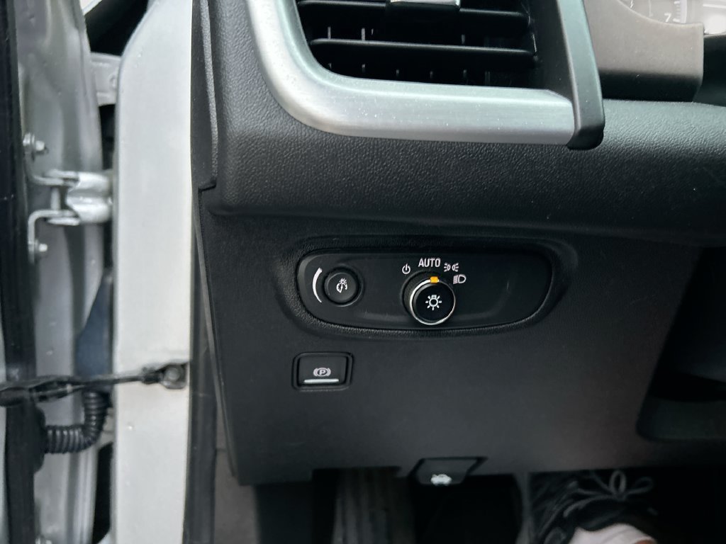 Used 2018 QUICKSILVER METALLIC GMC SLE image 19