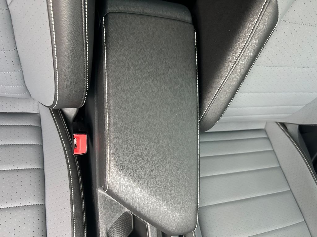 Certified Used 2025 Silver Volkswagen 1.5T SE image 33