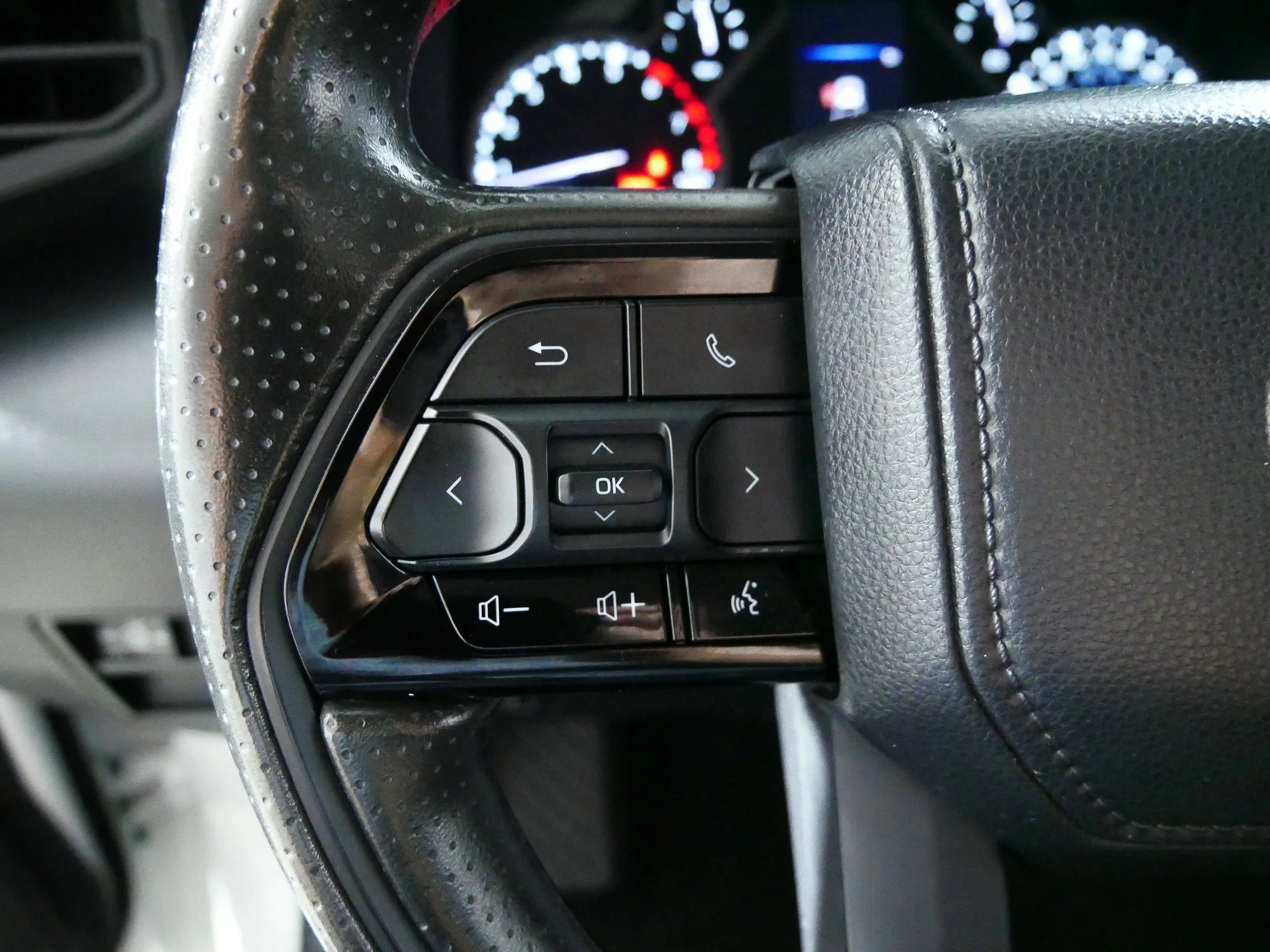 Used 2023 Ice Cap Toyota SR image 27