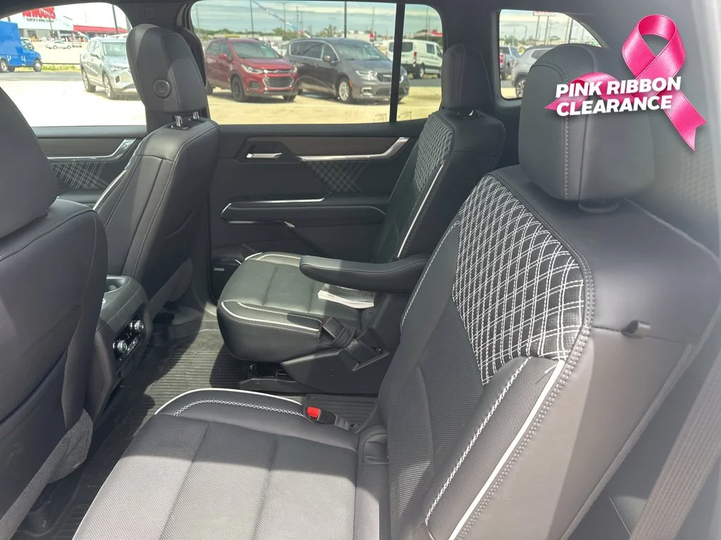 Used 2025 White GMC Denali image 25