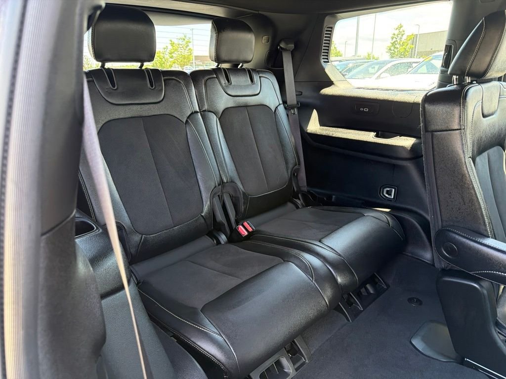 Used 2024 Gray Jeep Altitude image 21