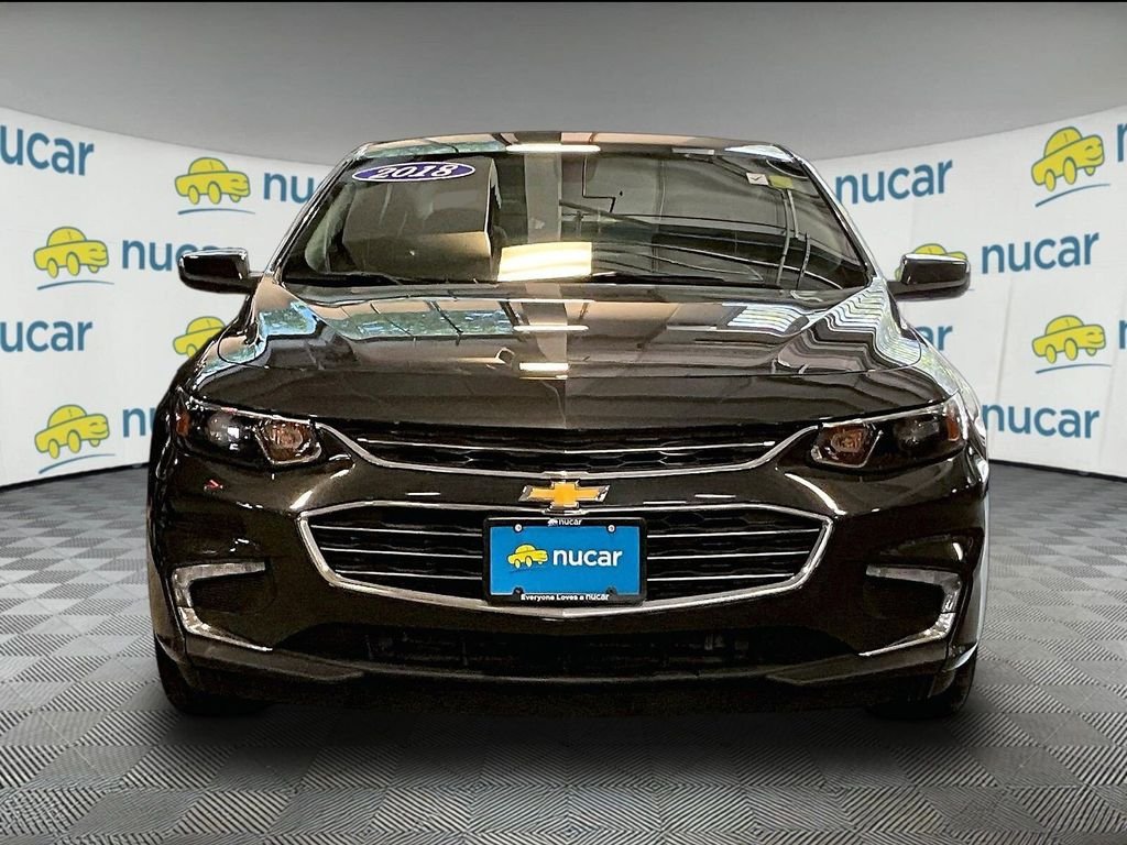 Used 2018 Gray Chevrolet LT image 2