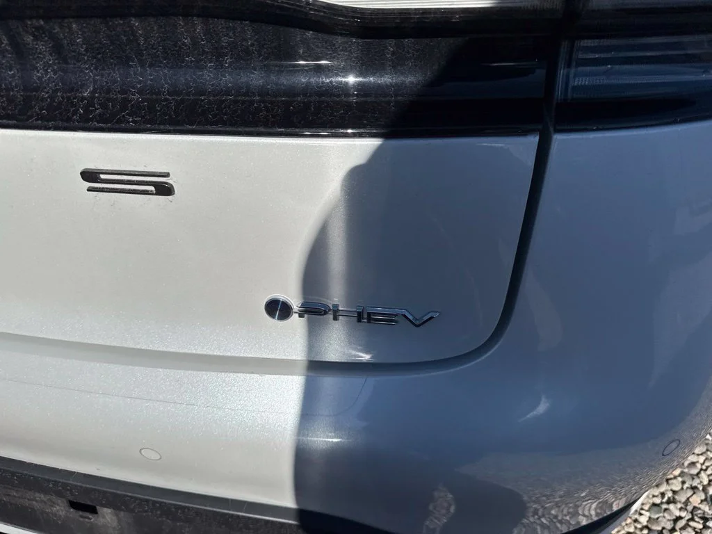 Used 2025 Pearl Toyota SE image 5