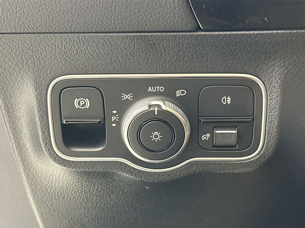 Certified Used 2026  Mercedes-Benz GLA 35 AMG® image 10