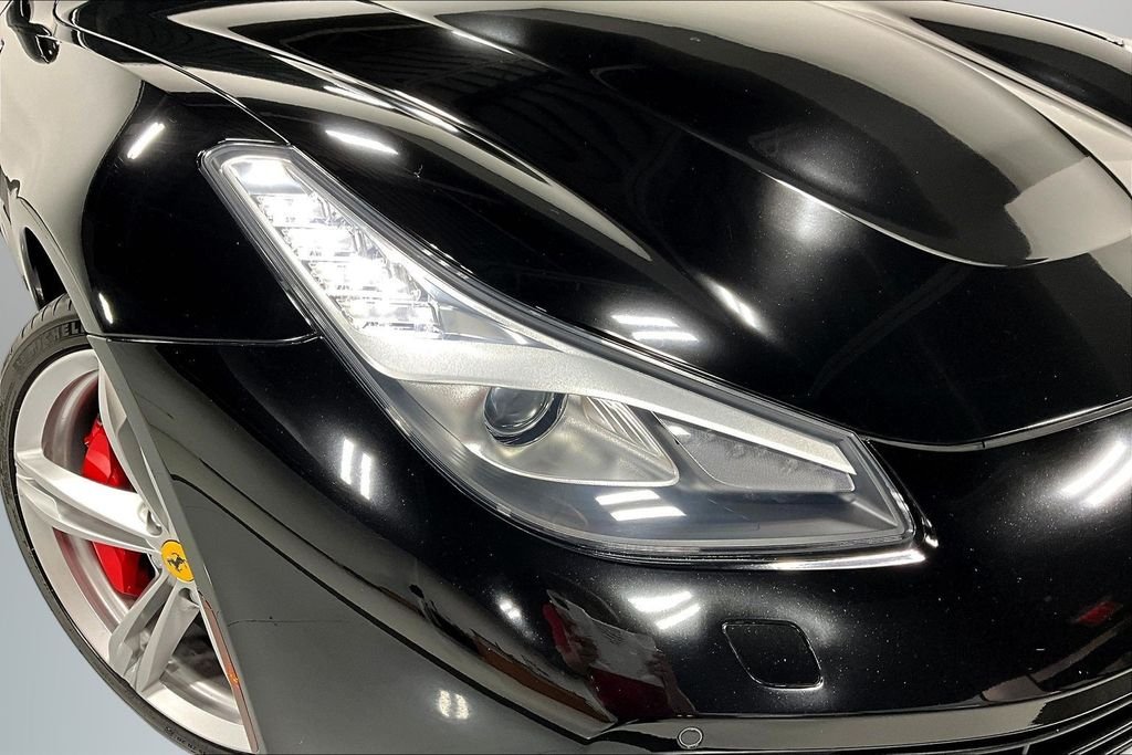 Used 2018 Black Ferrari V12 image 30