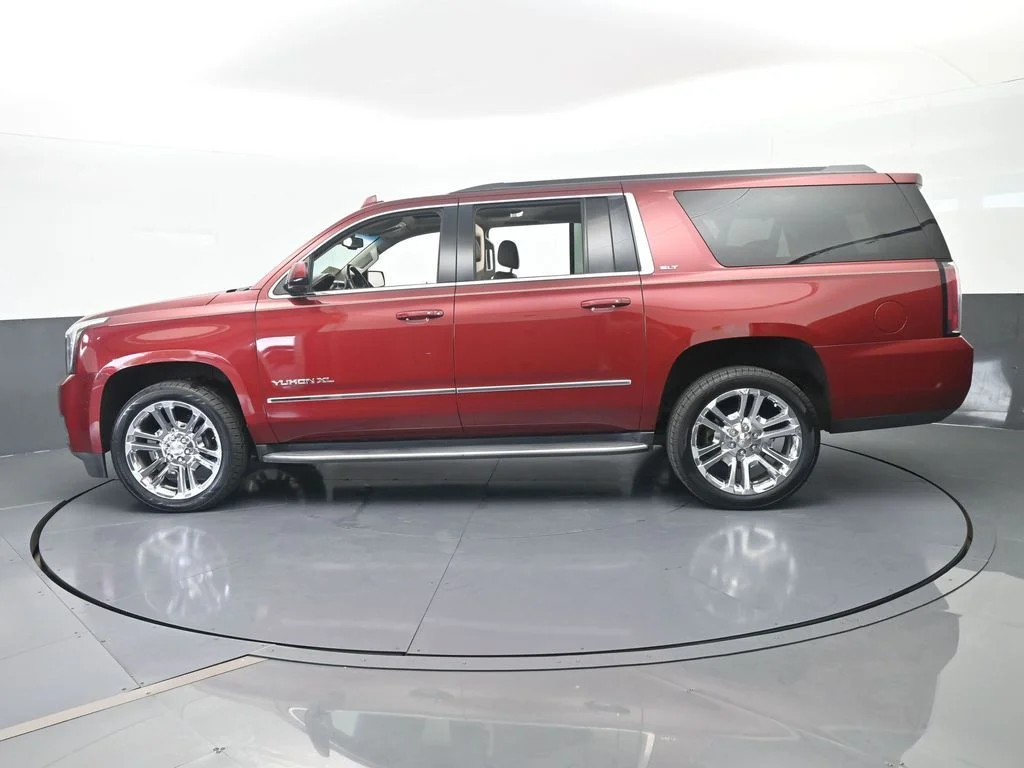 Used 2019 Crimson Red Tintcoat GMC SLT image 3