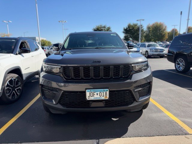 Used 2022 Jeep Grand Cherokee Altitude with VIN 1C4RJHAG6N8600206 for sale in Shakopee, Minnesota