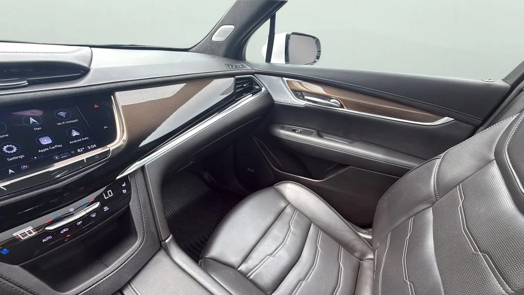 Used 2023 White Cadillac Sport image 30