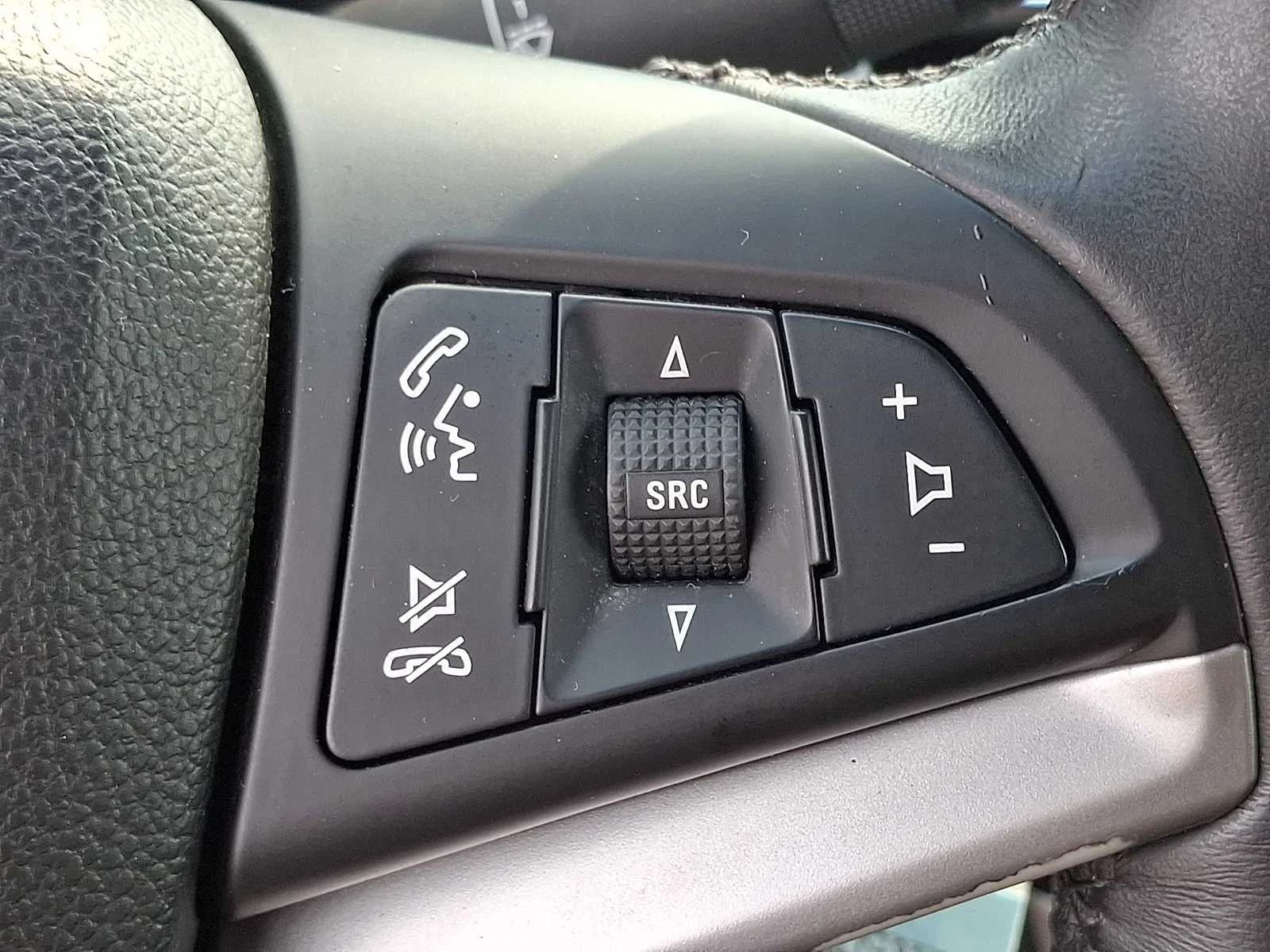Used 2012 SILVER ICE METALLIC Chevrolet LT w/1LT image 20