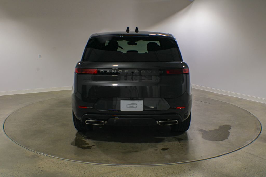 New 2026 Carpathian Grey Land Rover Dynamic SE image 5