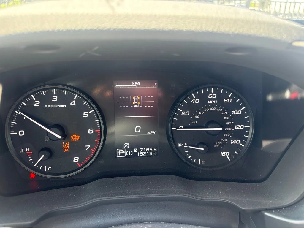 Used 2025 White Subaru Base image 14