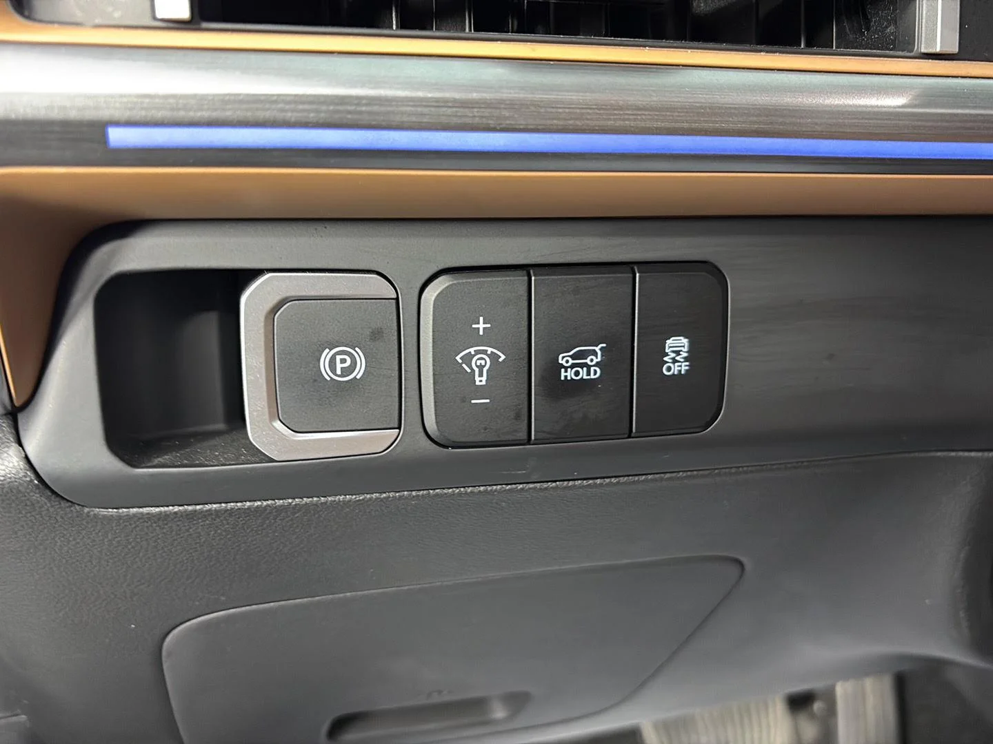 Used 2025 Phantom Black Hyundai Limited image 42