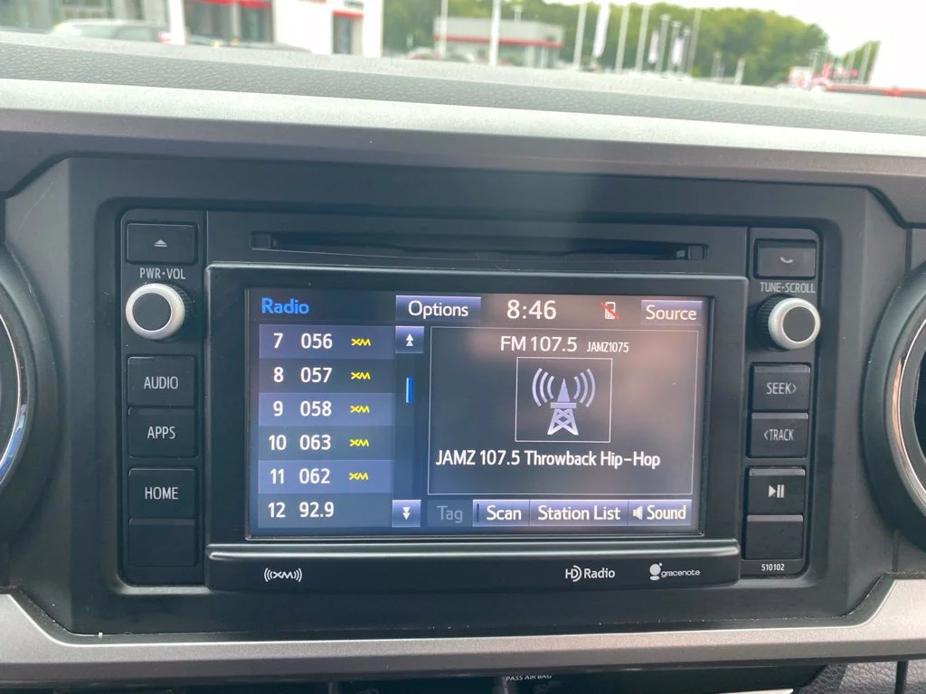 Used 2018 Silver Toyota SR5 image 22