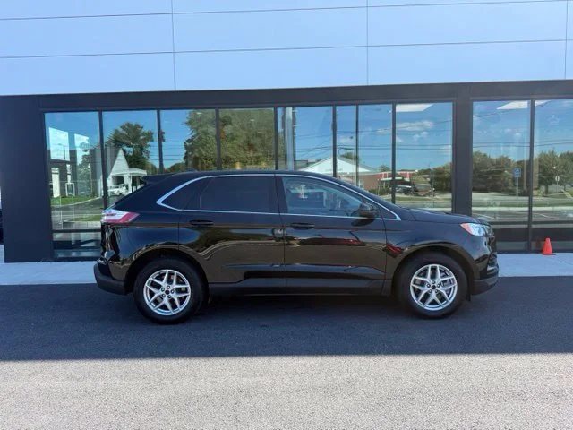 Used 2024 Black Ford SEL image 2
