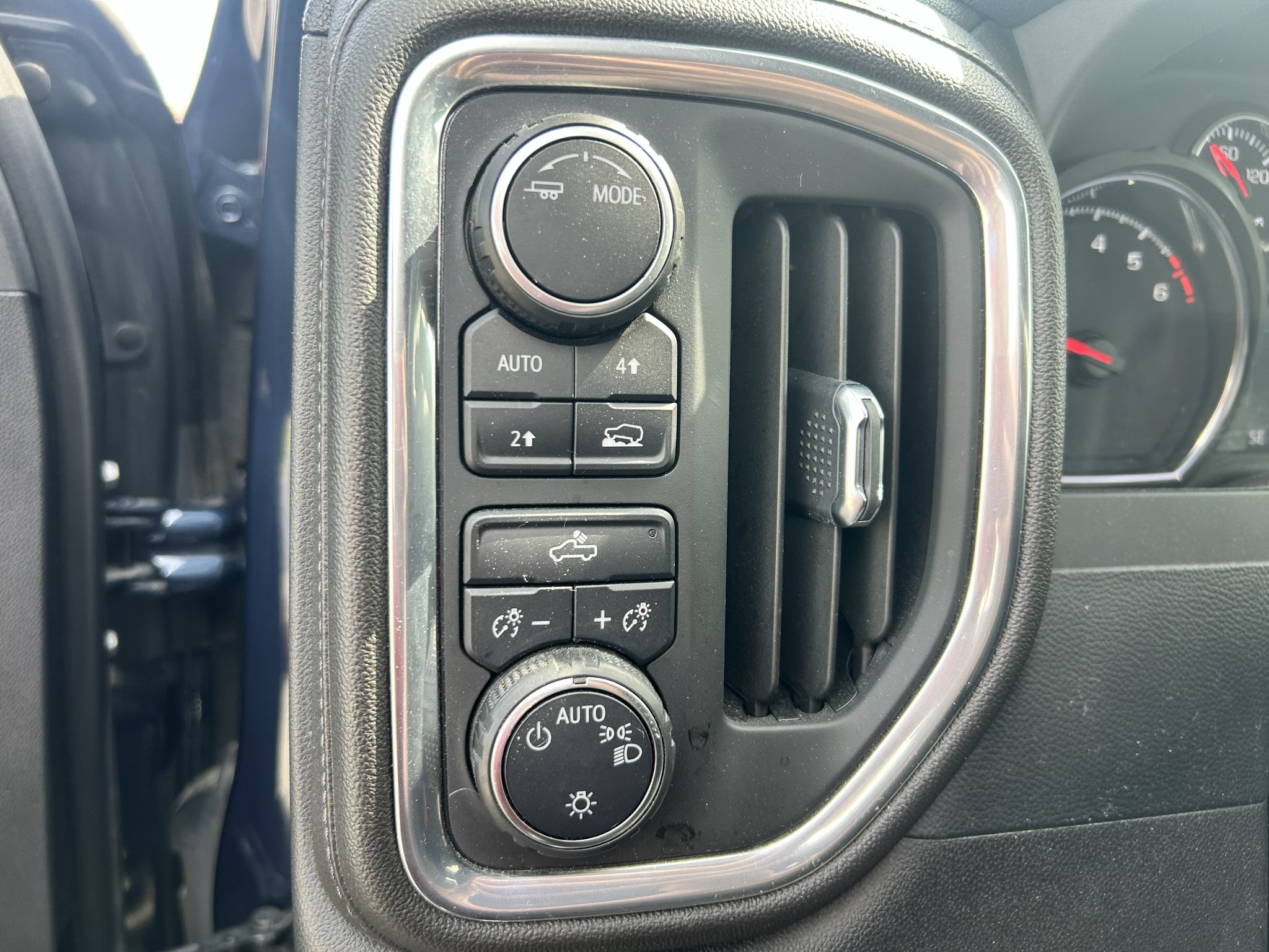 Used 2022 Northsky Blue Metallic Chevrolet LT image 12