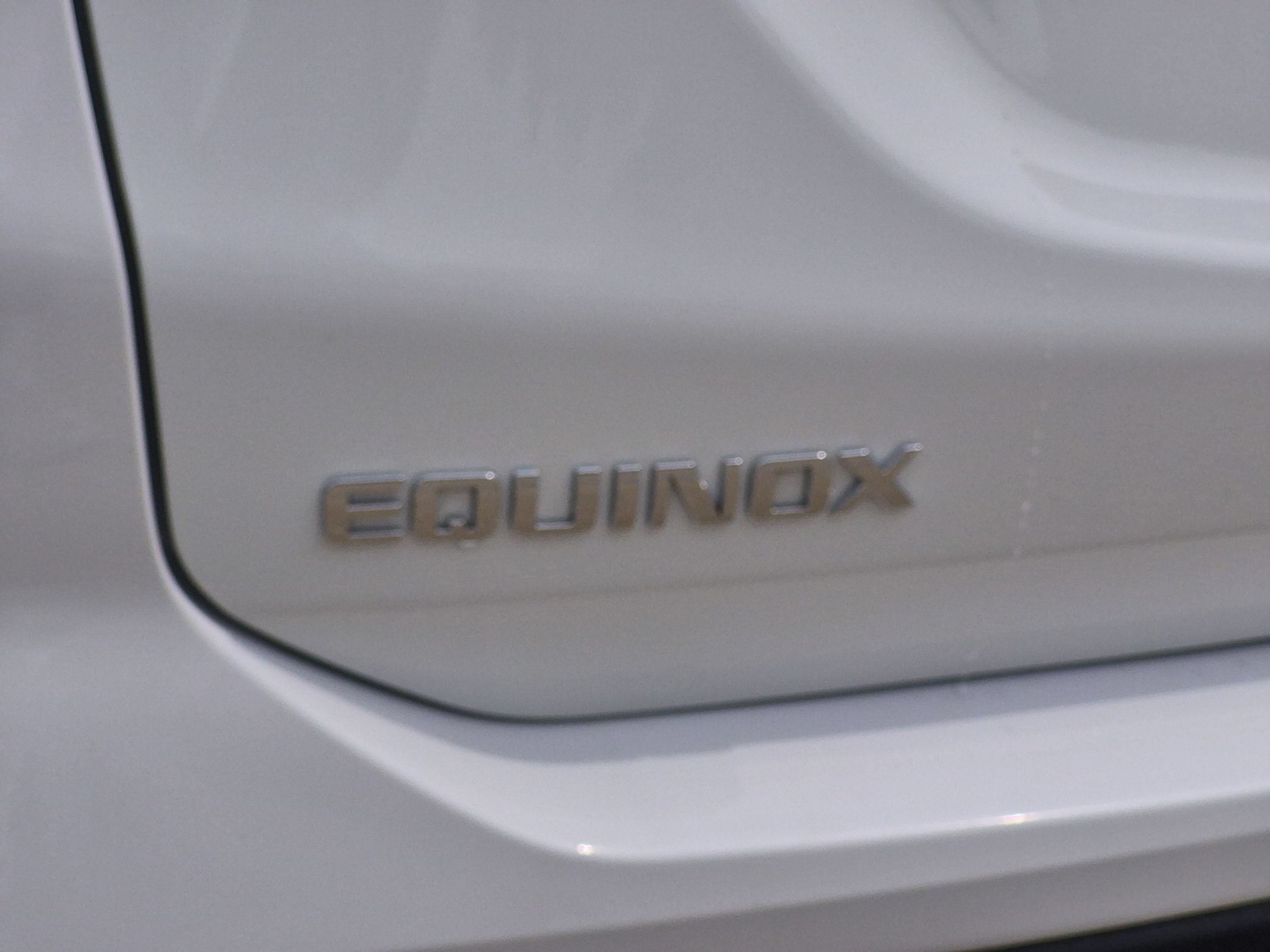 Used 2024 Summit White Chevrolet LT image 28