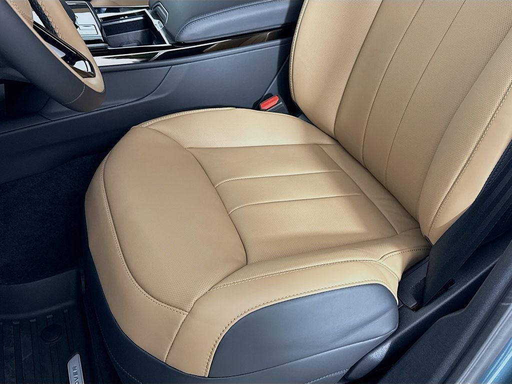 New 2026 Giola Green Land Rover Dynamic SE image 21