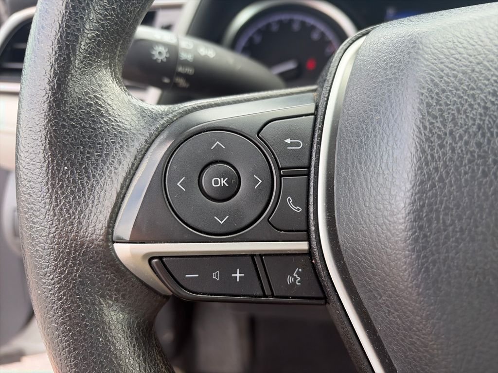 Used 2022 Silver Toyota LE image 21