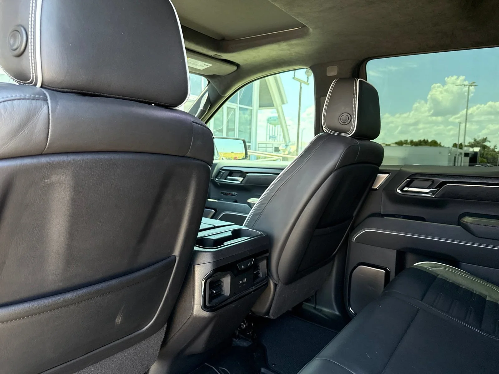 Used 2024 Onyx Black GMC AT4X image 18