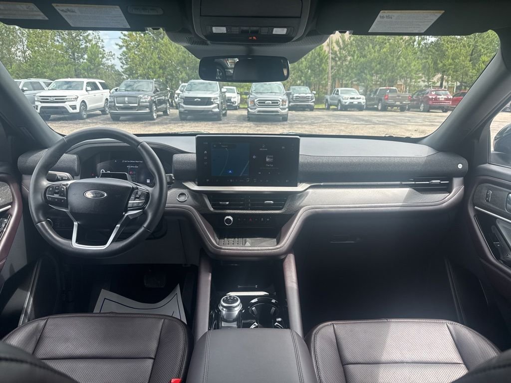 Used 2025 Gray Ford Platinum image 2