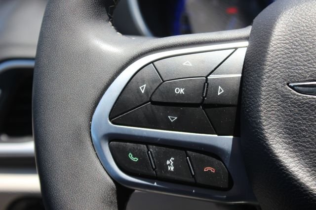 Used 2023 Silver Chrysler Touring L image 14