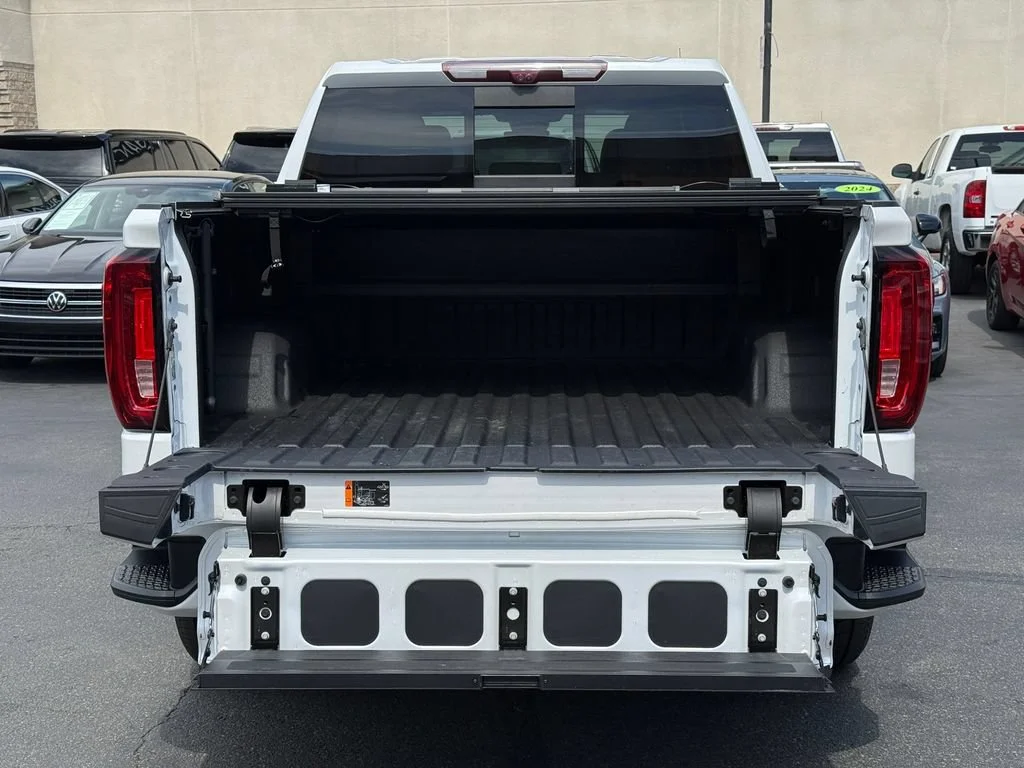 Used 2024 White Frost Tricoat GMC Denali image 13
