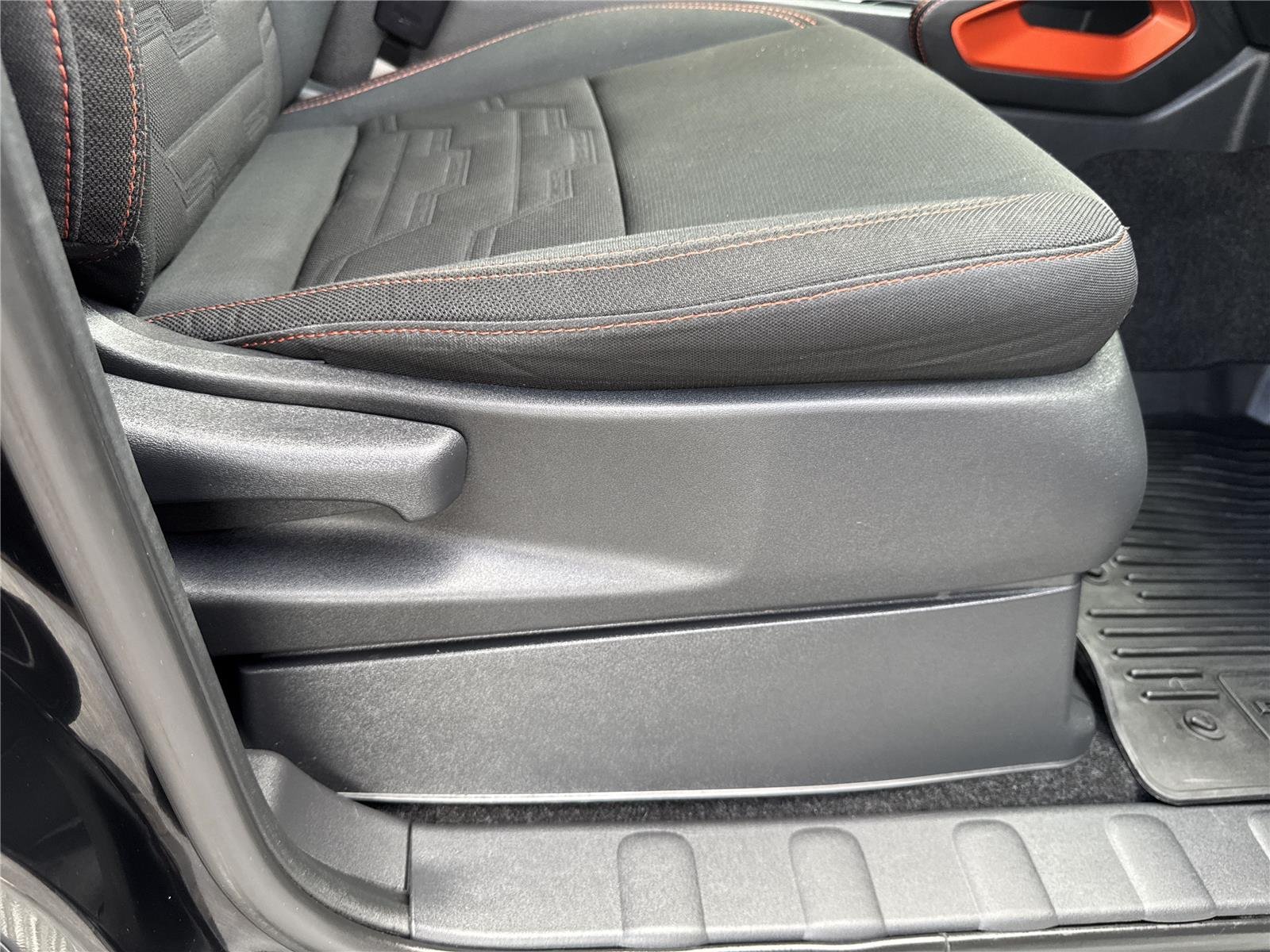 Used 2022 Super Black Nissan PRO-X image 36